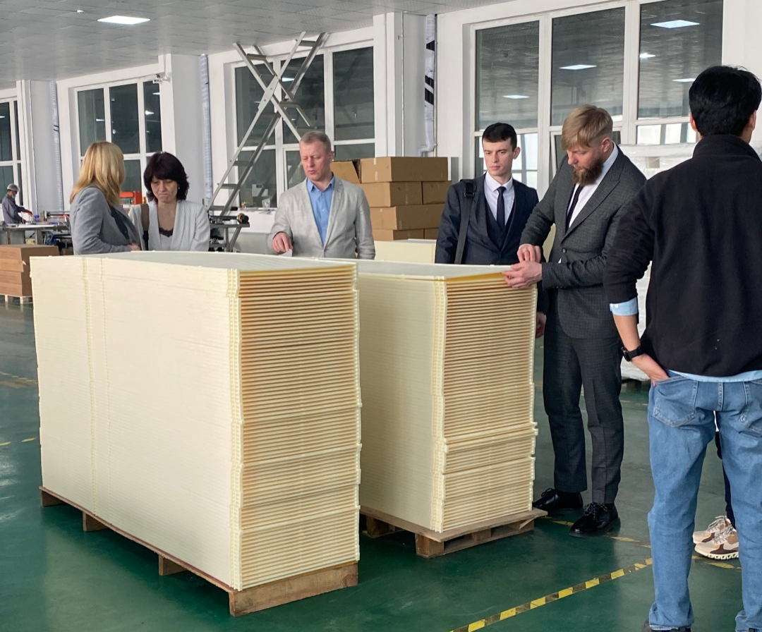 熱烈歡迎白俄羅斯客戶蒞臨我司參觀考察洽談業(yè)務 熱烈歡迎白俄羅斯客戶蒞臨我司參觀考察洽談業(yè)務